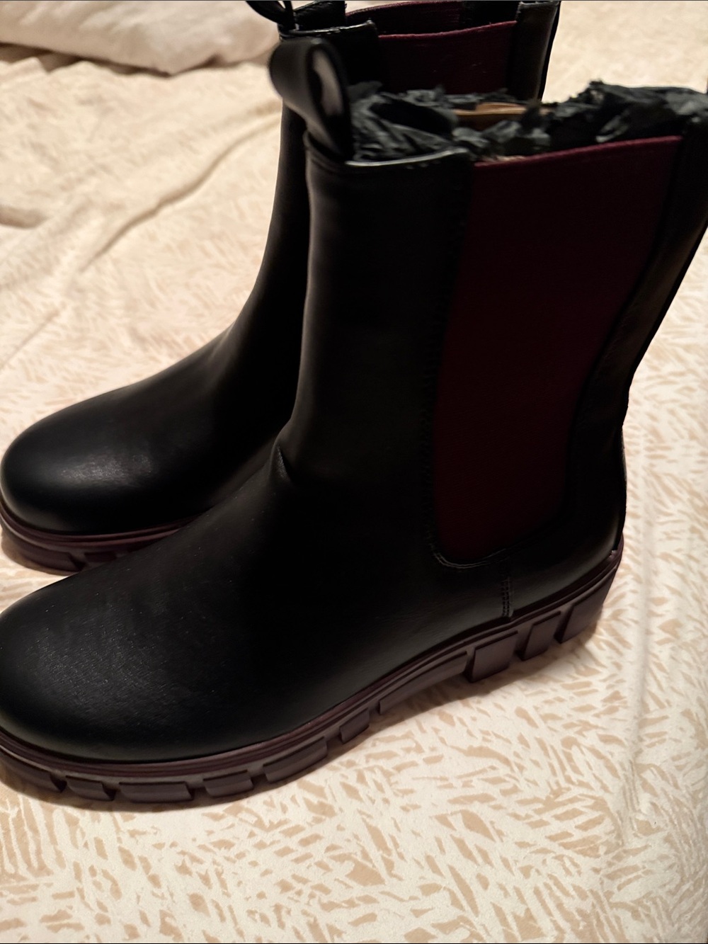 Vero Moda Black Chelsea Booties with Burgundy Panels